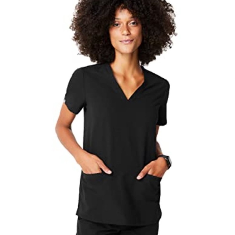 Figs Carma three pocket scrub top